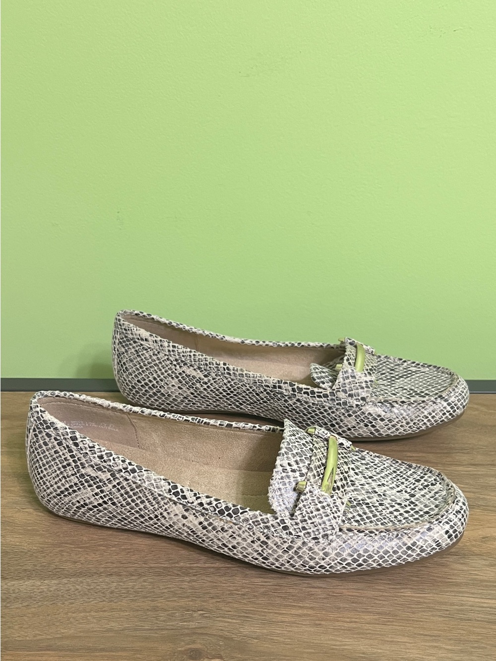 AEROSOLES Drita Snake Print Loafers Women’s Size 8.5 Comfort Slip On